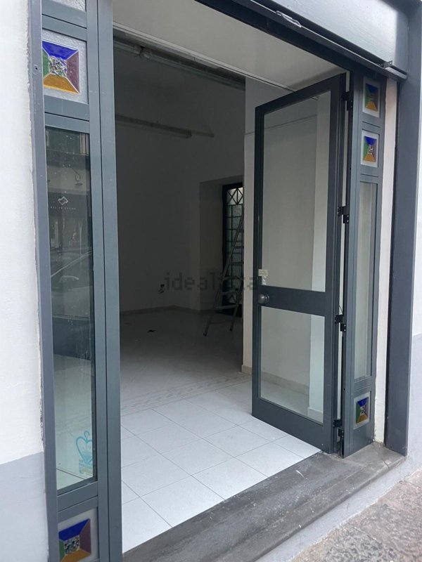 locale commerciale in affitto a Marigliano