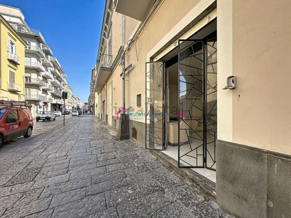 locale commerciale in affitto a Marigliano