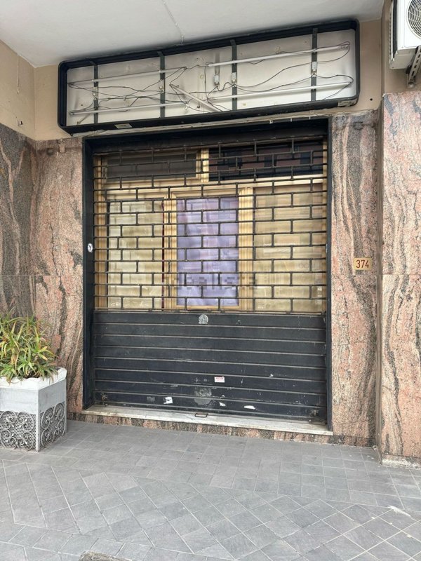 locale commerciale in affitto a Marigliano