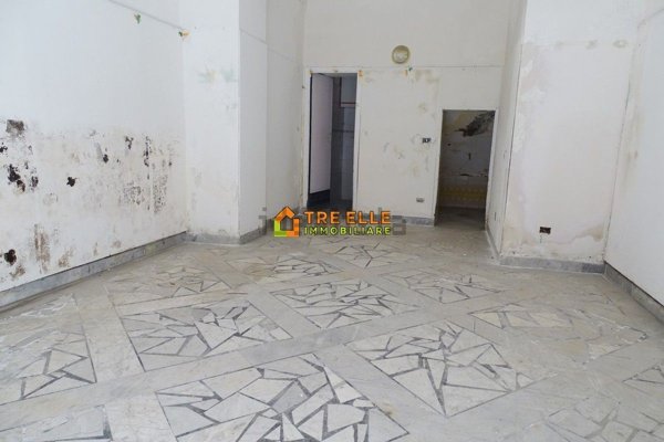 locale commerciale in affitto a Marigliano