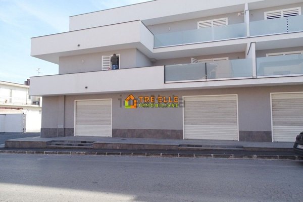 locale commerciale in affitto a Marigliano