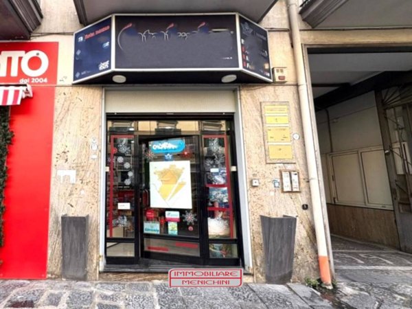 negozio in affitto a Marigliano