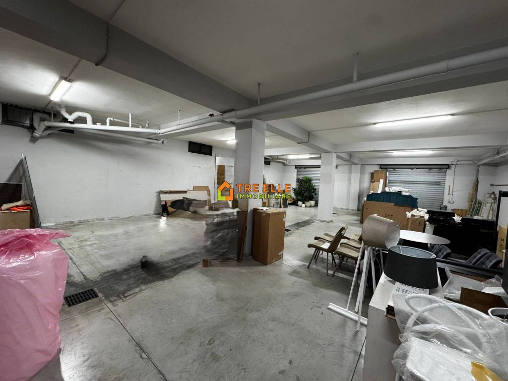 locale commerciale in affitto a Marigliano