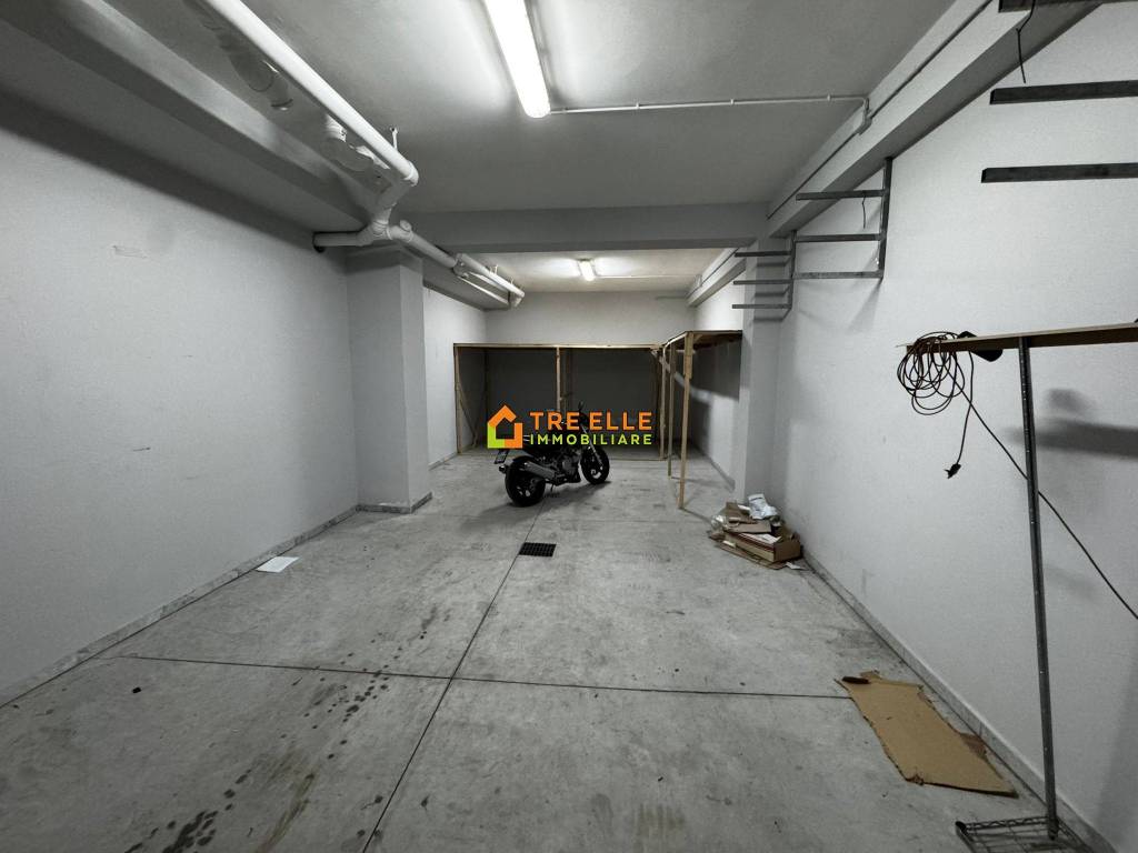 locale commerciale in affitto a Marigliano