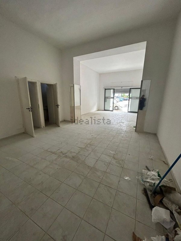 locale commerciale in affitto a Marigliano