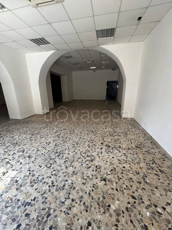 negozio in affitto a Marigliano