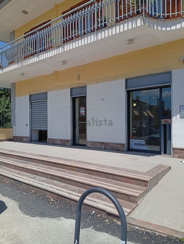 locale commerciale in affitto a Marigliano