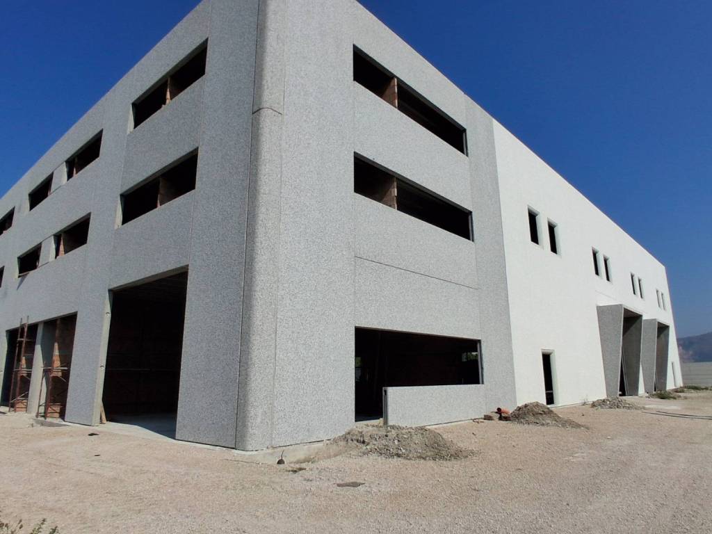locale commerciale in affitto a Marigliano