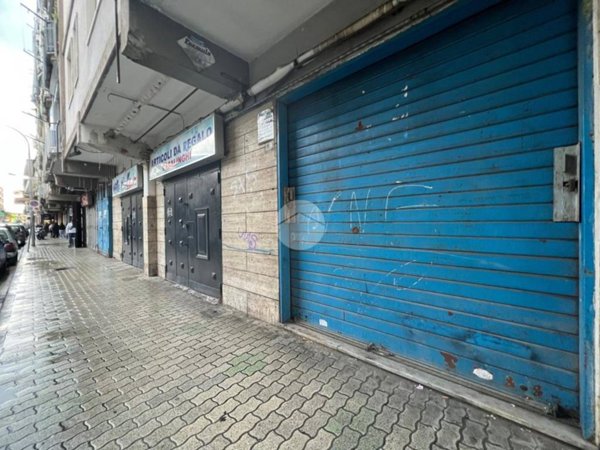 locale commerciale in affitto a Melito di Napoli