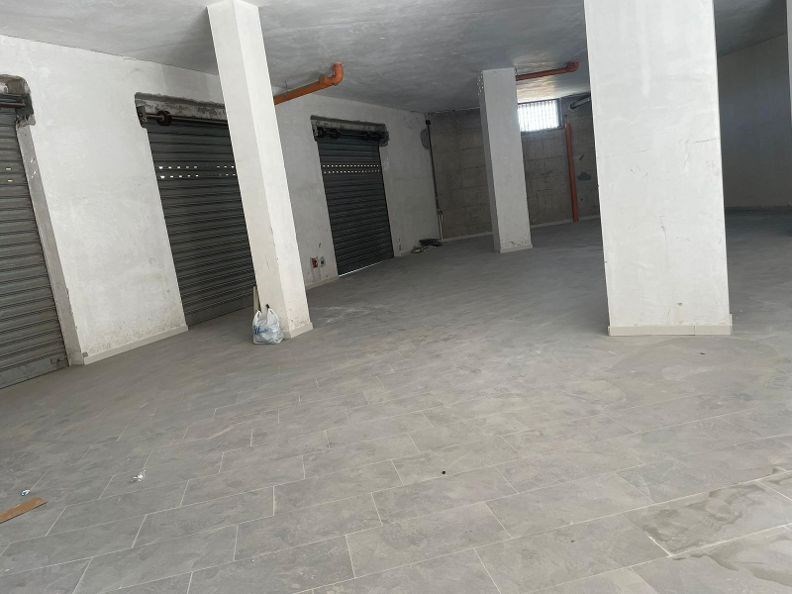 locale commerciale in affitto a Melito di Napoli