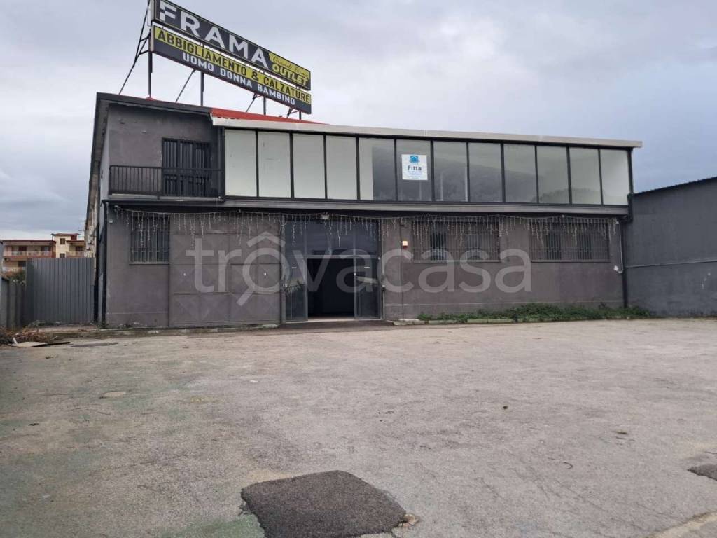 locale commerciale in affitto a Melito di Napoli