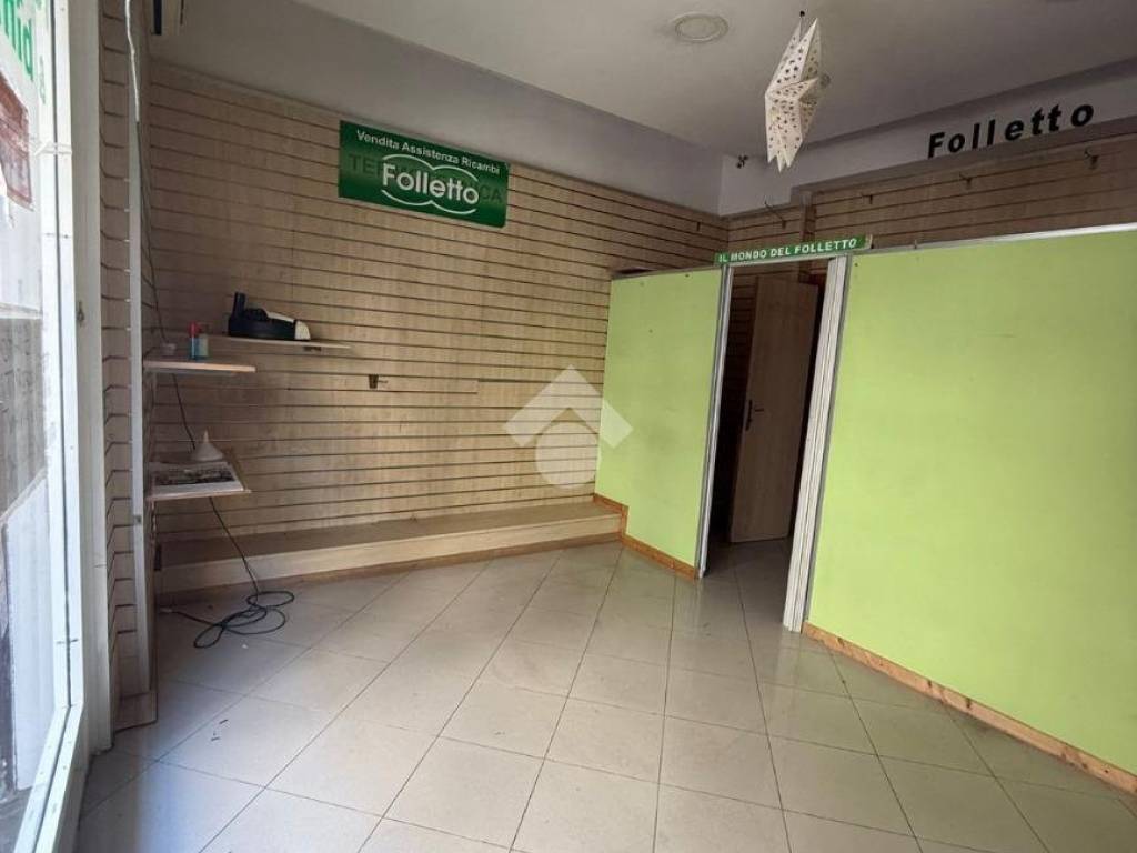 negozio in affitto a Melito di Napoli