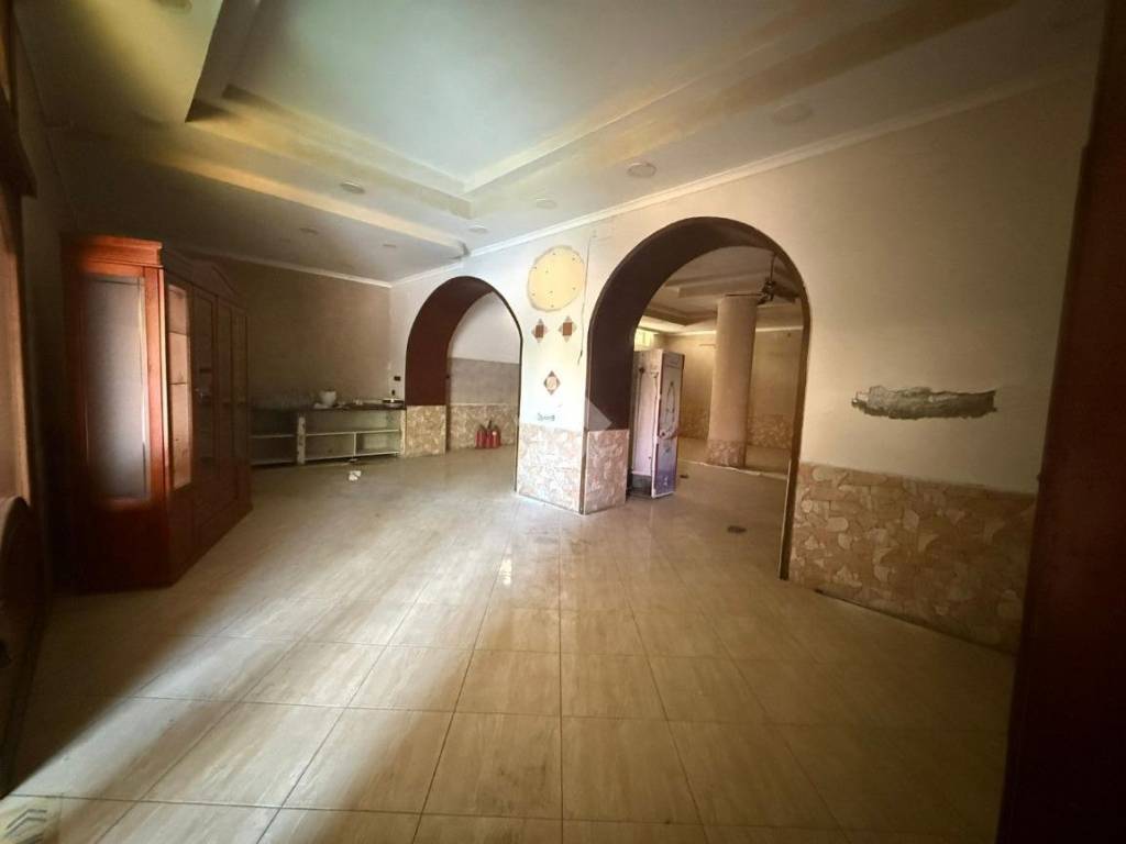 negozio in affitto a Melito di Napoli