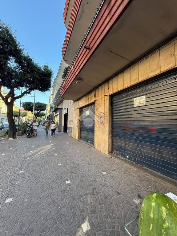 negozio in affitto a Melito di Napoli