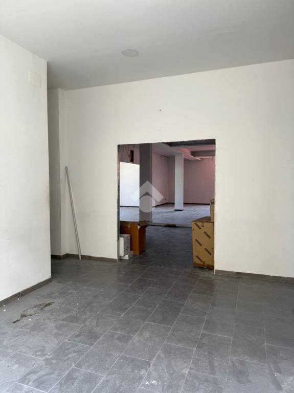 negozio in affitto a Melito di Napoli