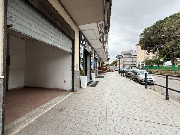 locale commerciale in affitto a Melito di Napoli