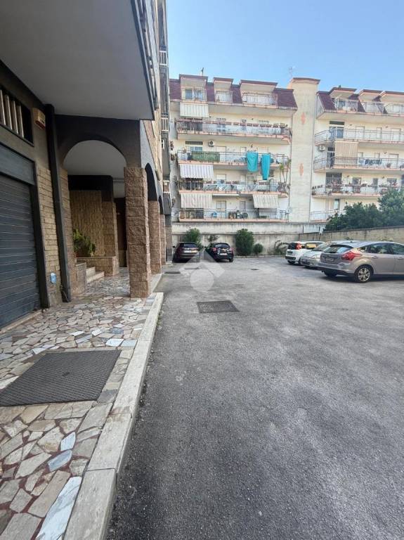 locale commerciale in affitto a Melito di Napoli