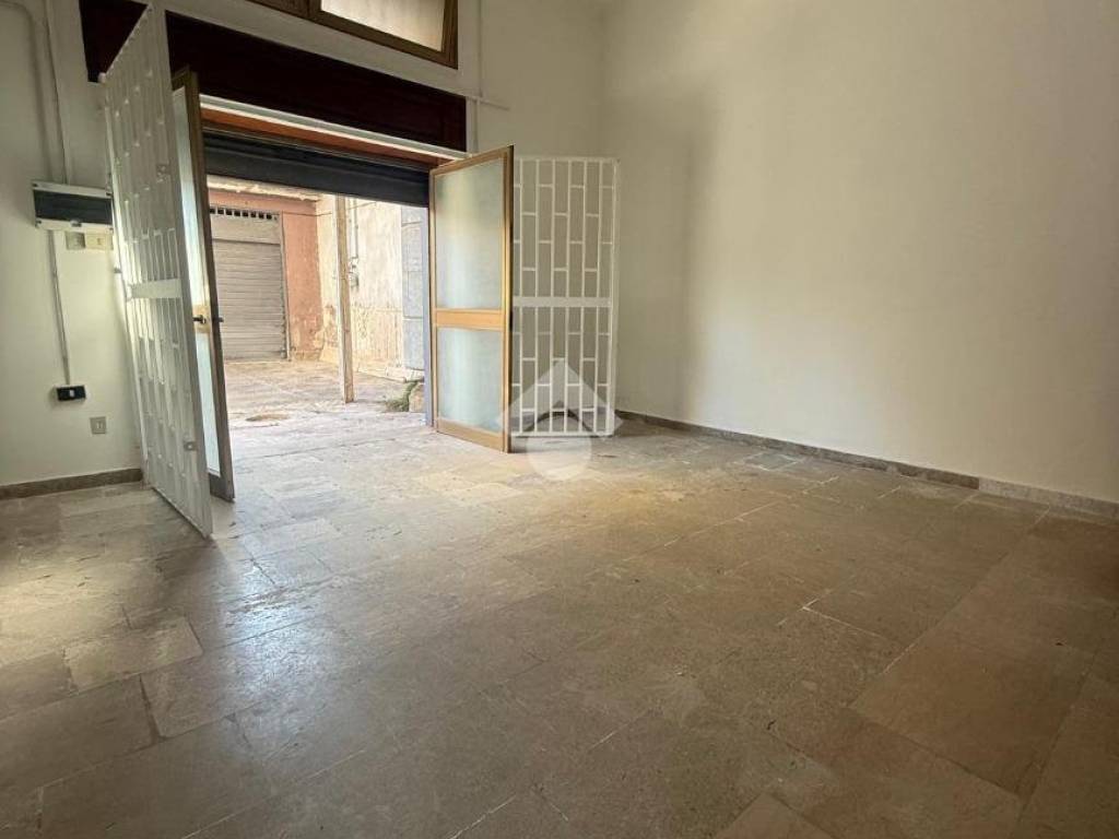 negozio in affitto a Melito di Napoli