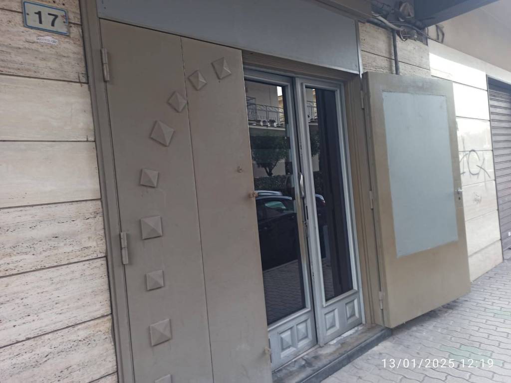 negozio in affitto a Melito di Napoli