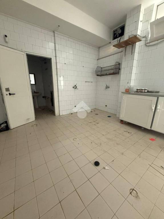 negozio in affitto a Melito di Napoli