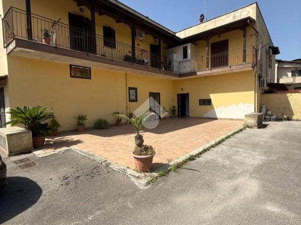 locale commerciale in affitto a Melito di Napoli