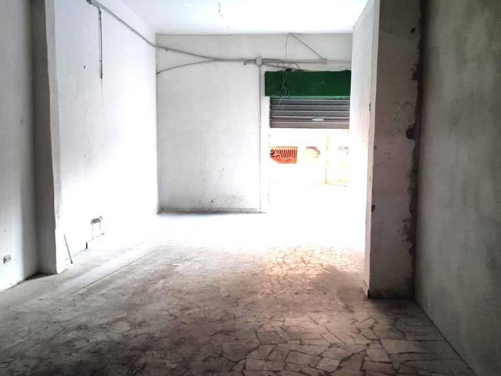 negozio in affitto a Melito di Napoli
