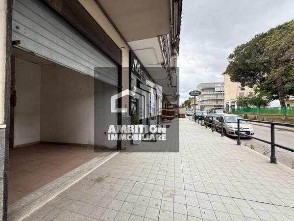 locale commerciale in affitto a Melito di Napoli