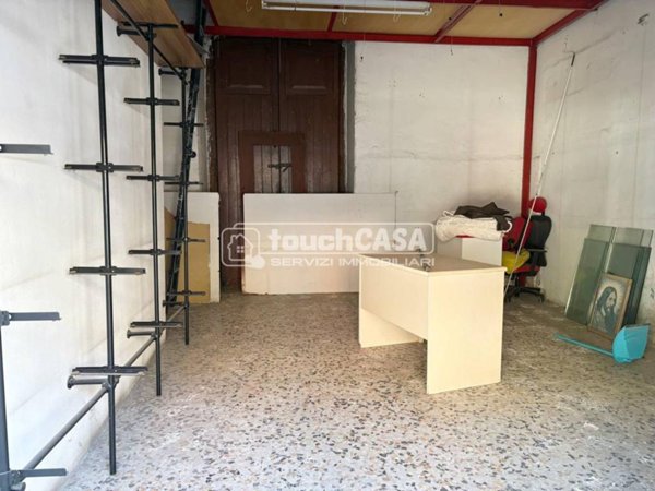 negozio in affitto a Melito di Napoli