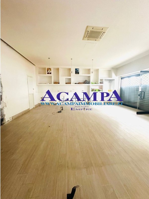 locale commerciale in affitto a Melito di Napoli