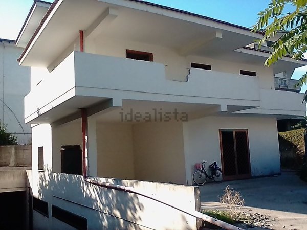 locale commerciale in affitto a Melito di Napoli