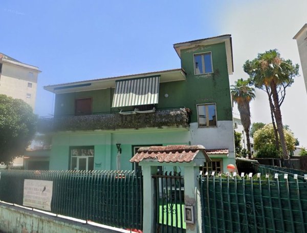 locale commerciale in affitto a Melito di Napoli