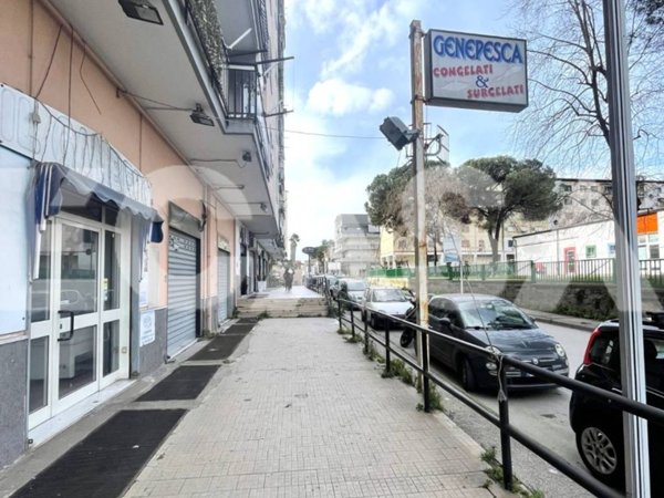 negozio in affitto a Melito di Napoli