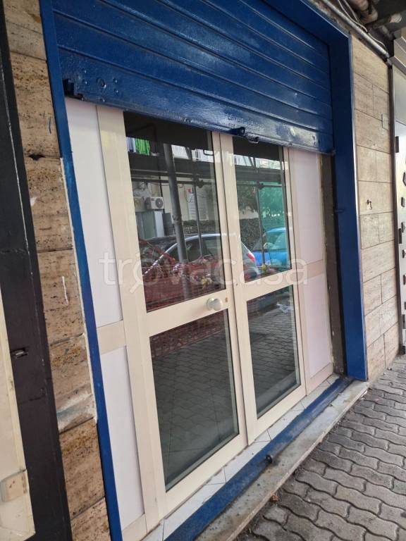 negozio in affitto a Melito di Napoli