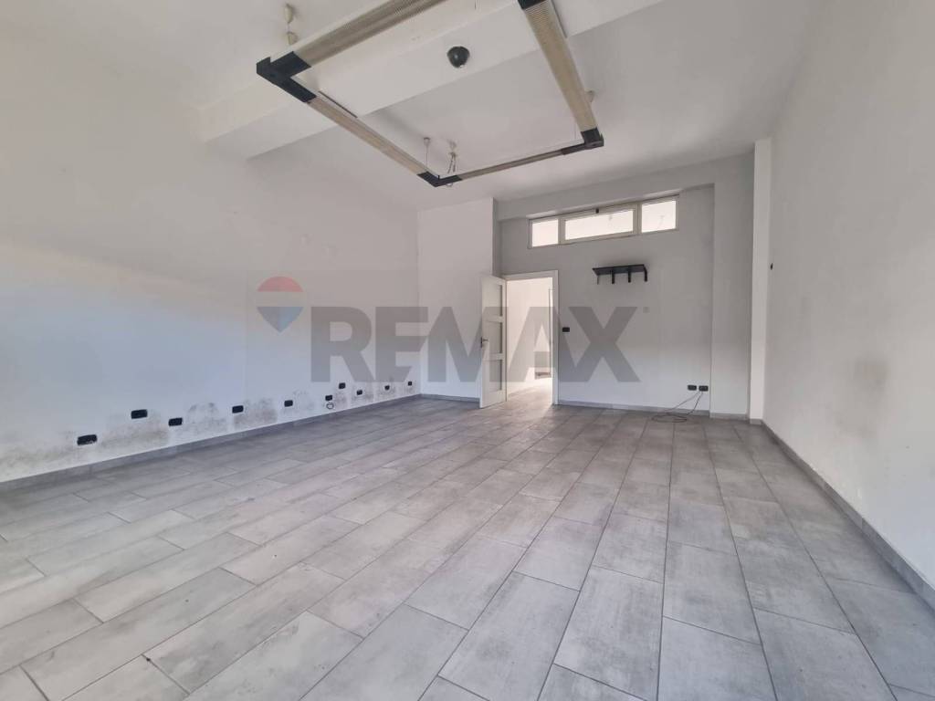 negozio in affitto a Melito di Napoli