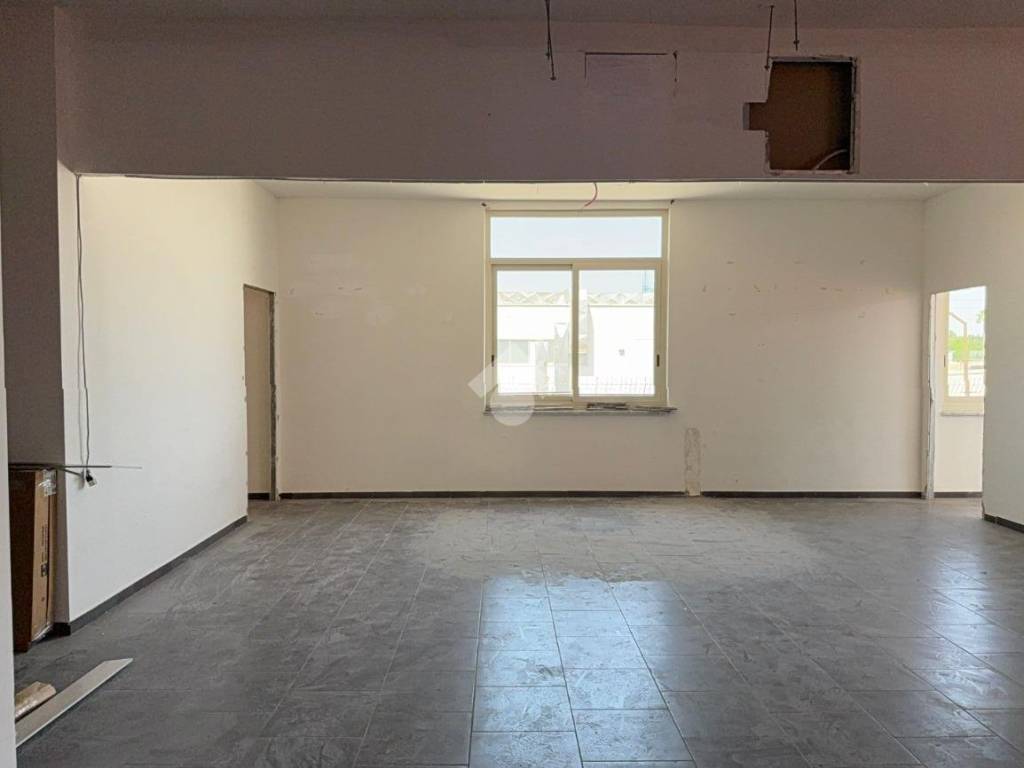 negozio in affitto a Melito di Napoli