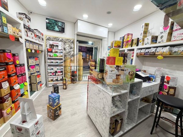 negozio in affitto a Melito di Napoli
