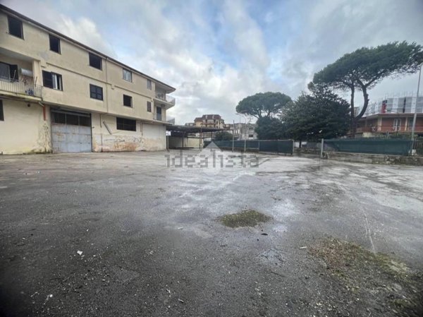 capannone in affitto a Melito di Napoli