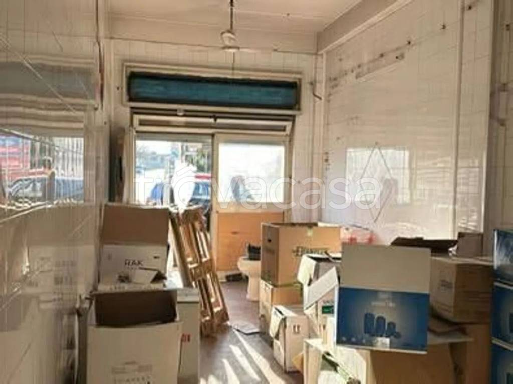 negozio in affitto a Melito di Napoli