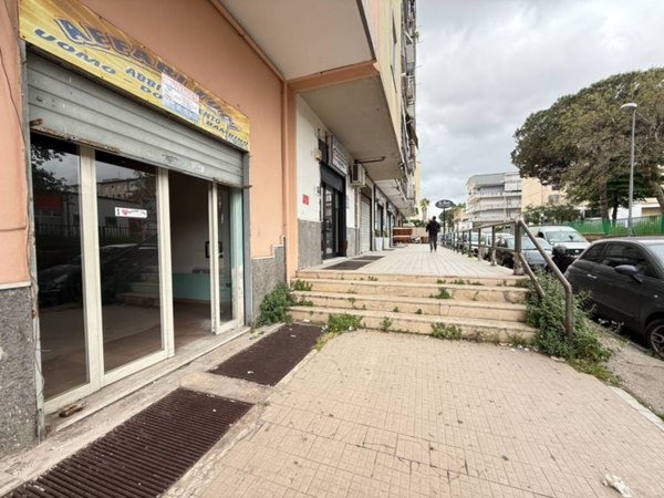 negozio in affitto a Melito di Napoli