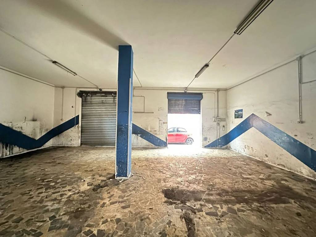 locale commerciale in affitto a Melito di Napoli