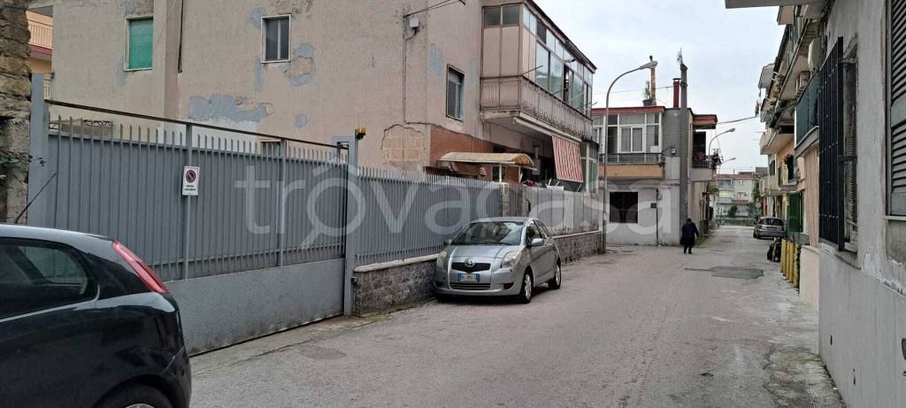 negozio in affitto a Melito di Napoli