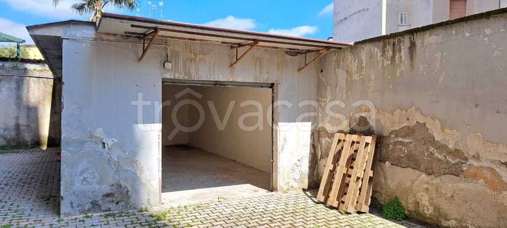 negozio in affitto a Melito di Napoli