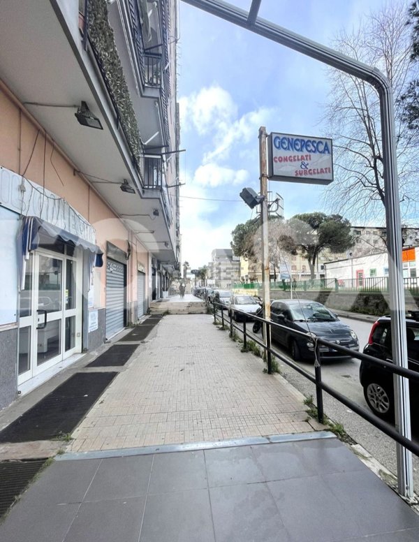 locale commerciale in affitto a Melito di Napoli