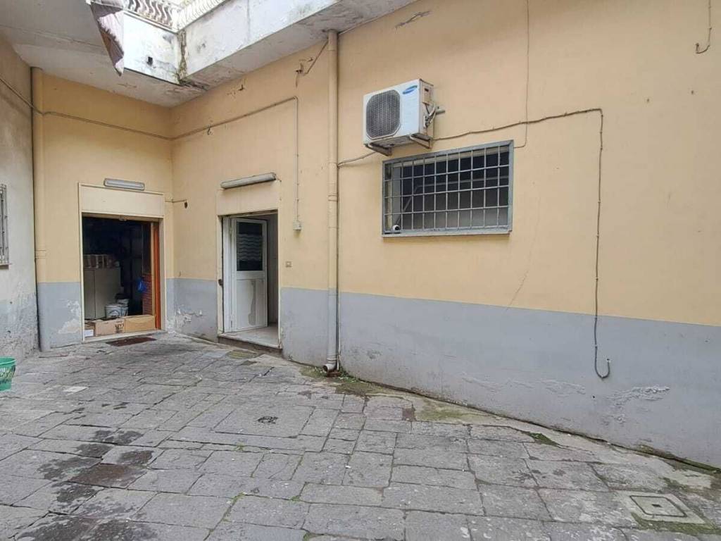 locale commerciale in affitto a Melito di Napoli