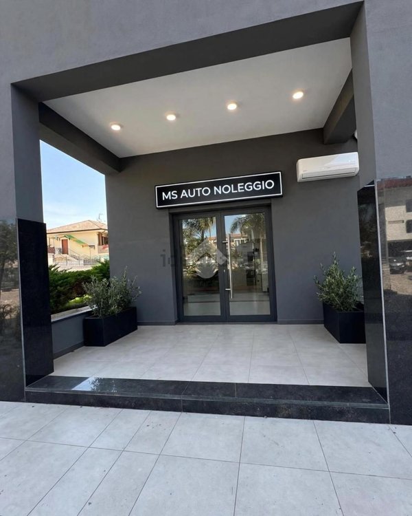 locale commerciale in affitto a Melito di Napoli