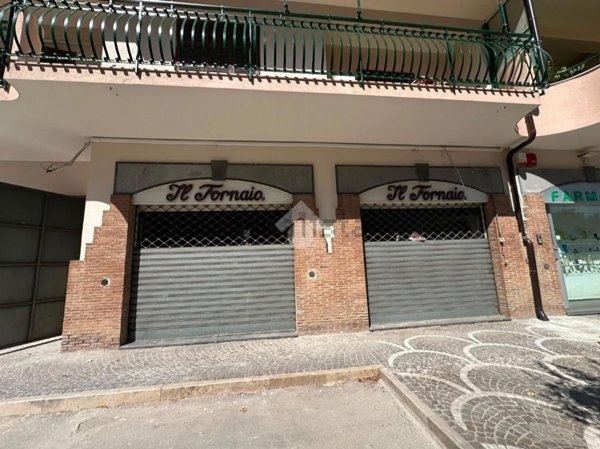locale commerciale in affitto a Melito di Napoli