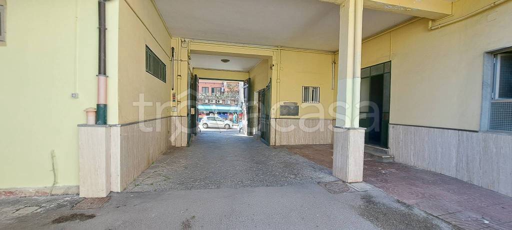 locale commerciale in affitto a Melito di Napoli