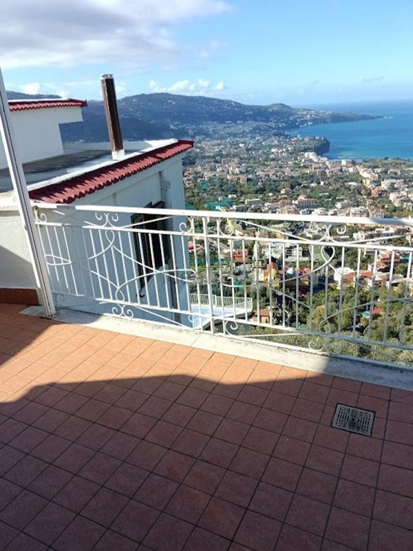 appartamento in affitto a Meta