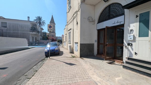 locale commerciale in affitto a Monte di Procida