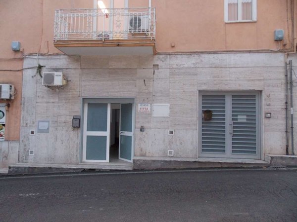 negozio in affitto a Monte di Procida